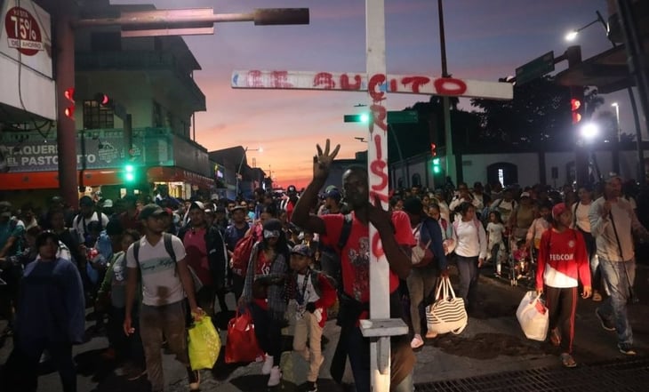 Migrantes abandonan Tapachula; siguen esta Navidad su camino rumbo a los EU