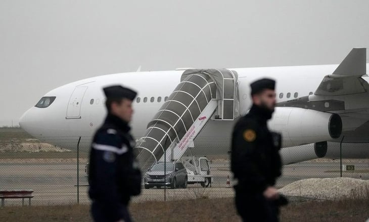 Avión retenido en Francia por sospechas de trata de personas aterriza en India