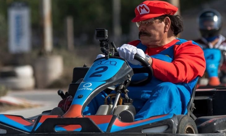 Armando Guadiana y el día que se disfrazó de Mario Bros para su campaña y subió a un Go Kart