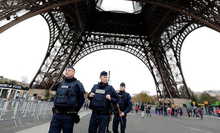 Cierran la Torre Eiffel por huelga del personal; acusan modelo económico ambicioso e insostenible