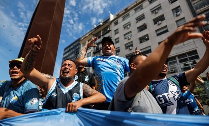 Sindicatos y organizaciones sociales marchan en Argentina contra las reformas de Milei