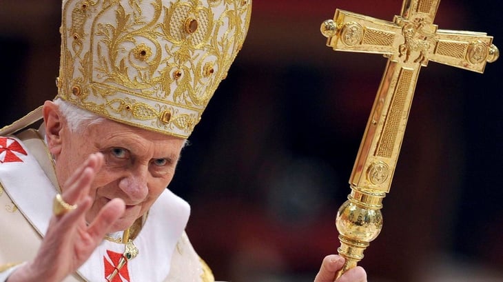 Benedicto XVI es recordado en una misa a un año de su muerte