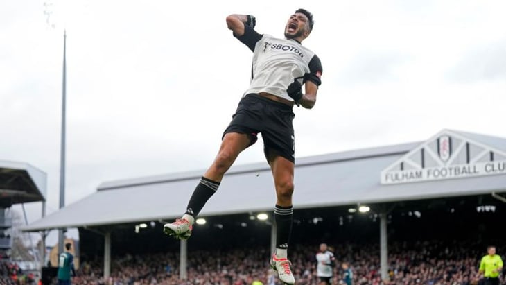 Raúl Jiménez 'comanda' remontada de alarido del Fulham sobre Arsenal