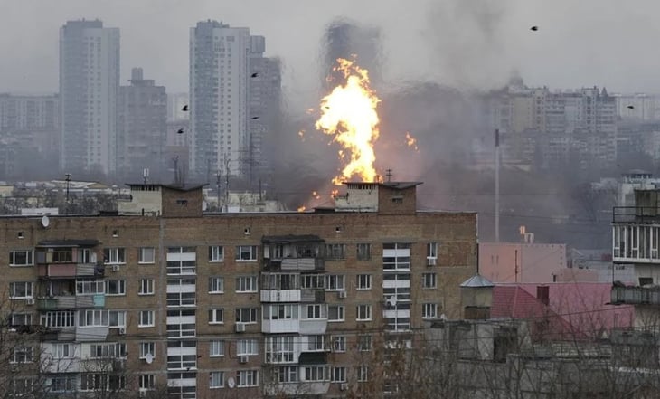 Rusia lanza misiles balísticos en las dos ciudades más grandes de Ucrania y deja 4 muertos