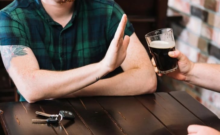 Planea tu 2024 con estos tips para tomar menos alcohol o dejarlo de una vez