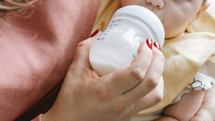 Retiran del mercado leche para bebé por posible contaminación de bacteria mortal