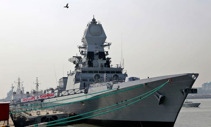 Armada india despliega barcos y aviones de patrulla tras intento de secuestro de un granelero en el mar Arábigo