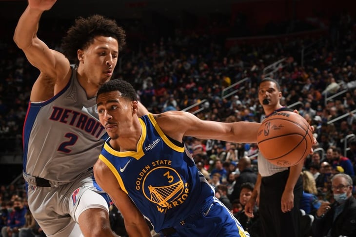 Curry consigue 26 puntos en triunfo de Warriors sobre Pistons, 113-109