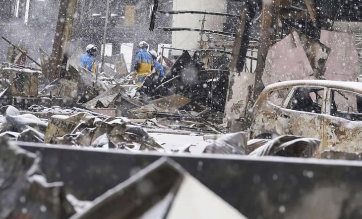 Nieve complica los rescates y entregas de ayuda a poblaciones aisladas tras el sismo en Japón