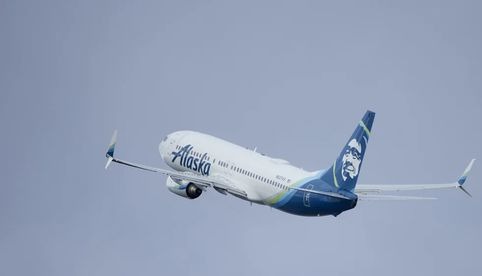 Boeing que sufrió un accidente aéreo estaba bajo limitaciones por una luz de aviso, revelan