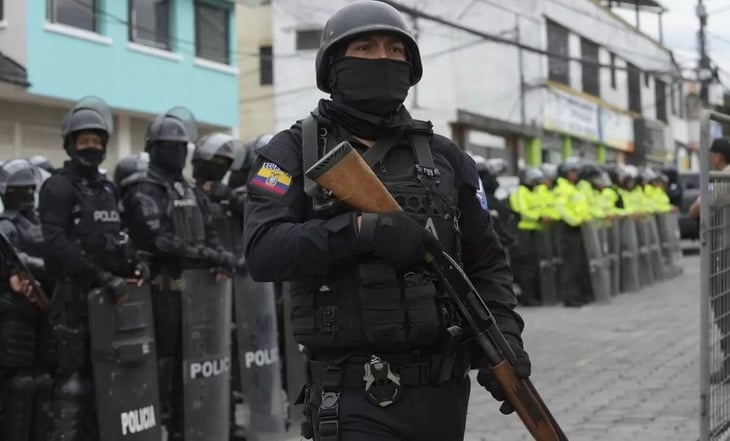 Gobierno de Ecuador suspende clases presenciales tras ola de violencia en el país