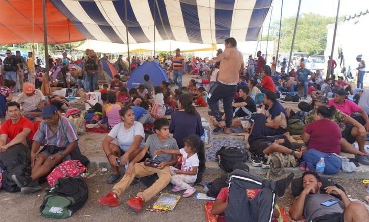 Volcadura de autobús deja 10 migrantes heridos en Oaxaca