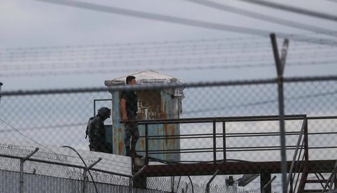Suman 178 los trabajadores de prisiones retenidos en motines en 7 cárceles de Ecuador
