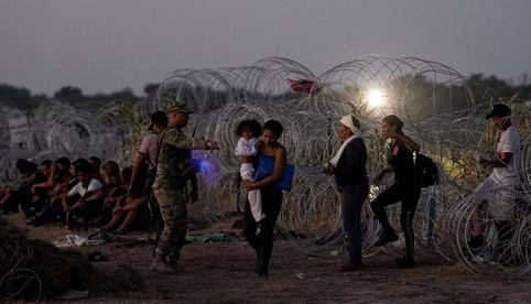 Guardia Nacional de Texas bloquea a la Patrulla Fronteriza en un tramo clave de la frontera entre EU y México