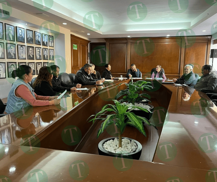 Direcciones del municipio hacen reunión ordinaria con departamento de adquisiciones 