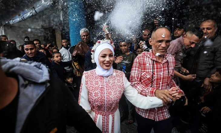 Celebran boda en Gaza para honrar la vida en medio de la muerte
