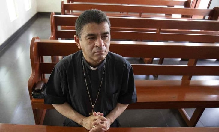 Nicaragua destierra a 18 sacerdotes, incluyendo monseñor Álvarez