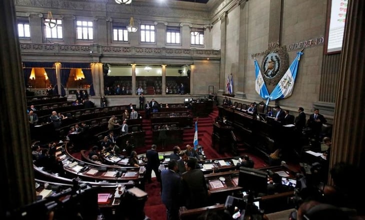 Obstaculizan en Guatemala toma de posesión de nuevos legisladores