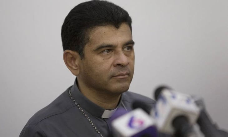 Vaticano recibe al obispo Rolando Álvarez y 18 sacerdotes tras su excarcelación en Nicaragua
