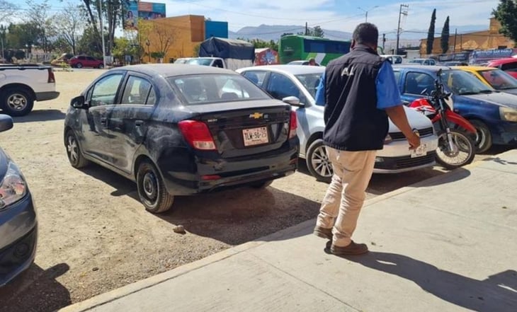 Roban 250 mil pesos en equipo de trabajo a periodista en estacionamiento de un mercado en Oaxaca