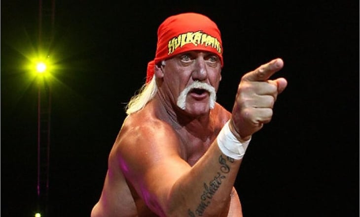 Hulk Hogan, leyenda de la WWE rescata a una joven tras accidente automovilístico
