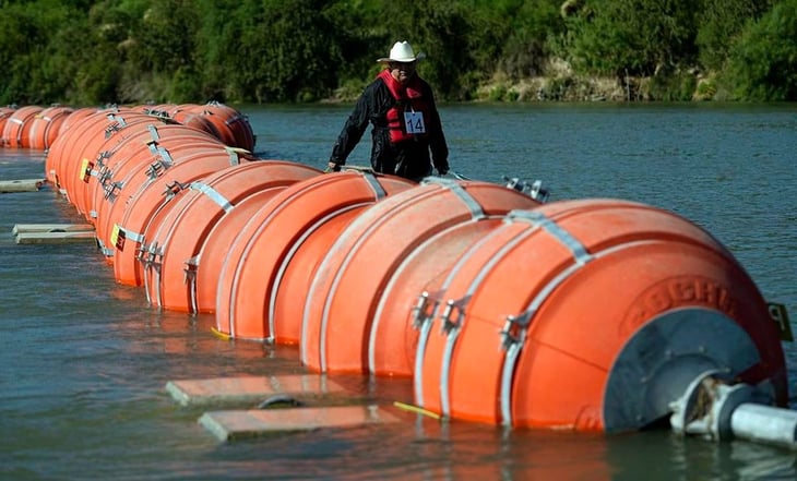 Tribunal de apelaciones revoca orden que exigía a Texas mover boyas flotantes en el Río Bravo