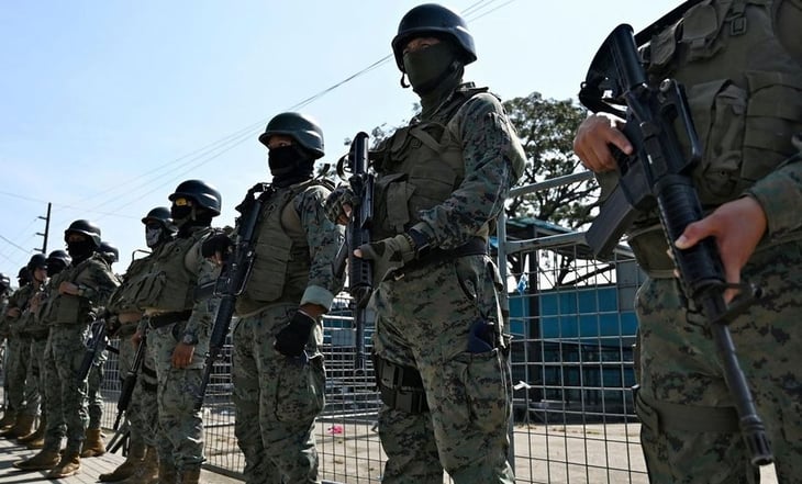 Militares ingresan a cárcel de Guayaquil en medio de guerra contra el narco