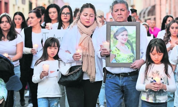 A un mes del ataque armado, familiares y amigos de jóvenes asesinados llenan el Santuario de la Virgen de la Luz