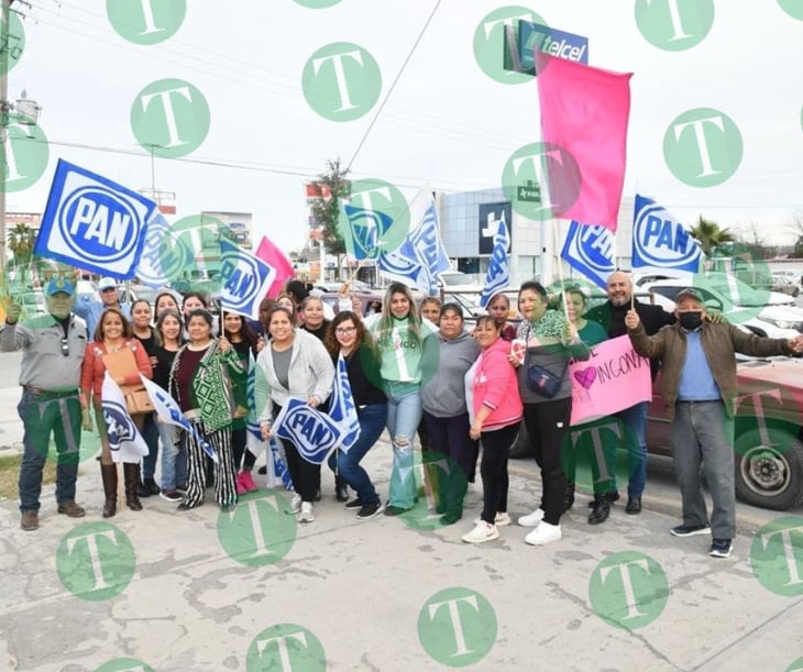 PAN realiza caravana y pega de calcas en apoyo a Xóchitl Gálvez