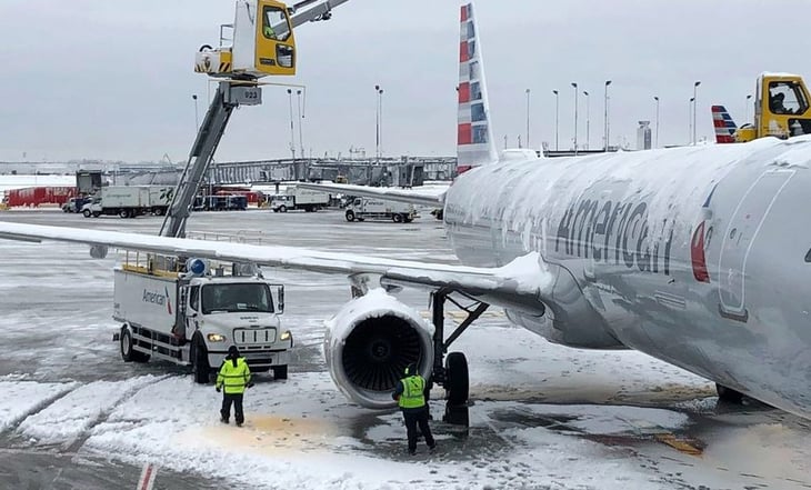 Nevadas en EU: Avión derrapa en el aeropuerto de Nueva York