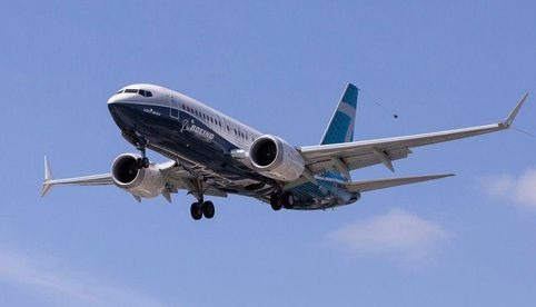 Autoridad de Aviación de EU recomienda inspección de puertas de todos los Boeing 737-900