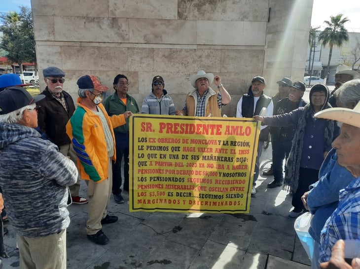 70 jubilados de AHMSA se manifestaron para pedir pensiones dignas al Seguro Social 