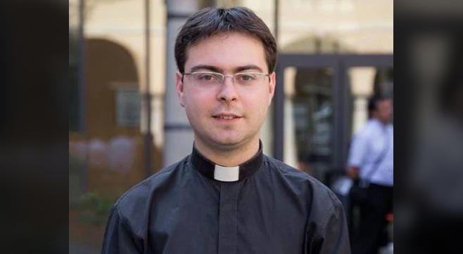 Vaticano condena a un sacerdote italiano por corrupción de menores 