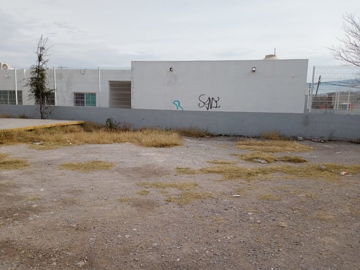 Antiguo edificio de Policía Preventiva en Praderas vandalizado, sucio y en abandono