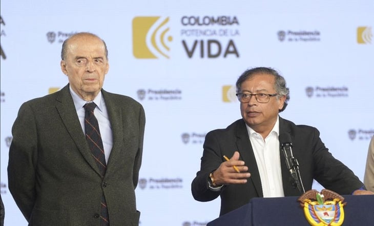 Suspenden 3 meses al canciller de Colombia por polémica licitación de pasaportes