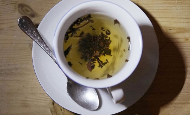 Científica que transformaría el sabor del té con un inusual ingrediente desata la controversia