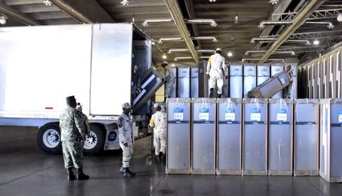 AMLO anuncia llegada de miles de refrigeradores y estufas para damnificados por Otis