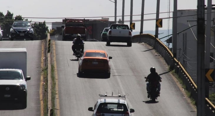 Fuera motos de los puentes en Saltillo