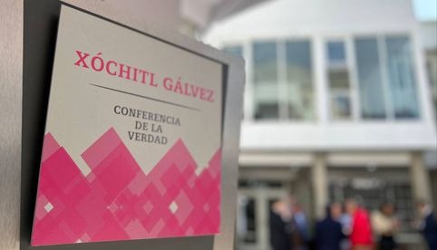 Xóchitl Gálvez inicia su 'Conferencia de la verdad' con señalamientos a AMLO por 'el sexenio más violento'