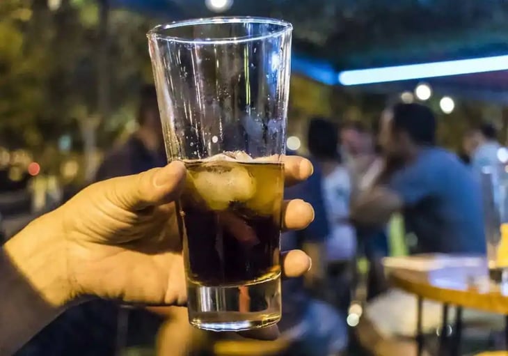 Un estudio revela que el alcohol puede ayudar a eliminar el arsénico del cuerpo
