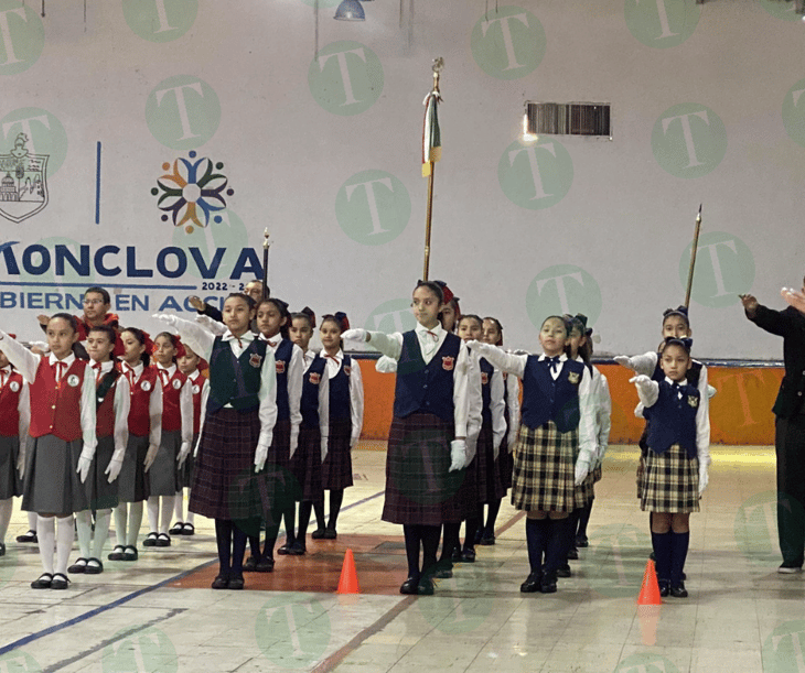 Alumnos de la Minerva ganan concurso de escoltas en la Región Centro 
