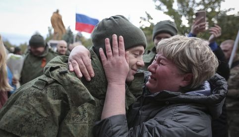 Rusia y Ucrania intercambian 195 prisioneros de guerra de cada bando