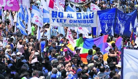 Congreso de Argentina discute la 'ley ómnibus', impulsada por Javier Milei