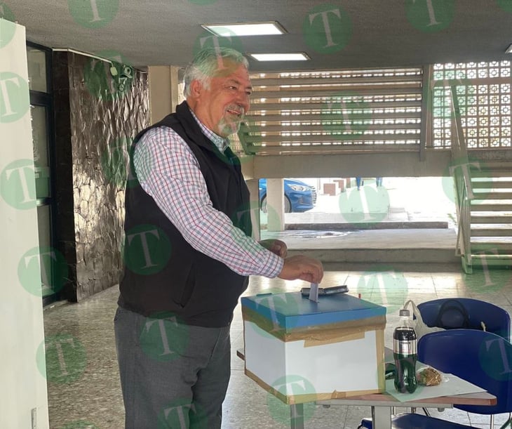 Talamantes vota por Octavio Pimentel como rector de la UAdeC