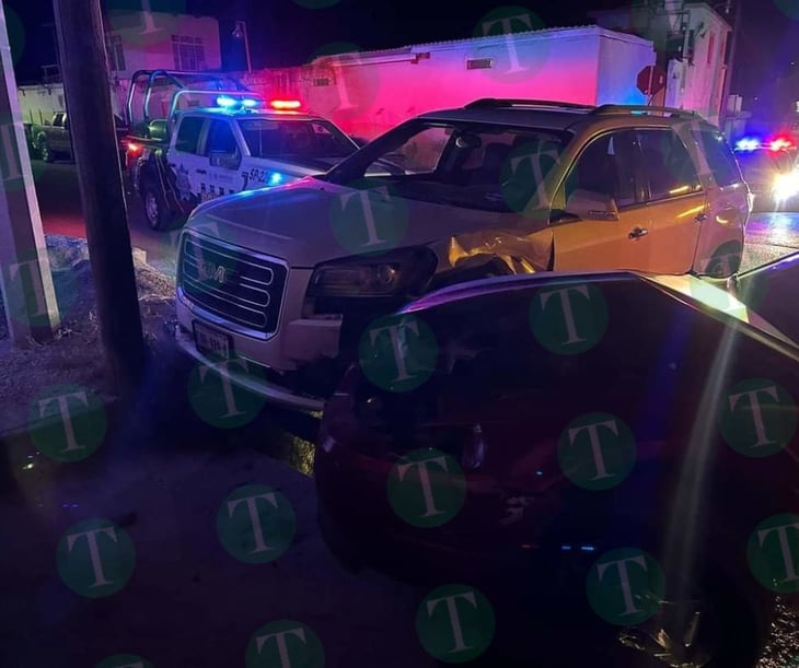 Cafre ebrio choca contra auto estacionado en la Cañada Norte de Monclova