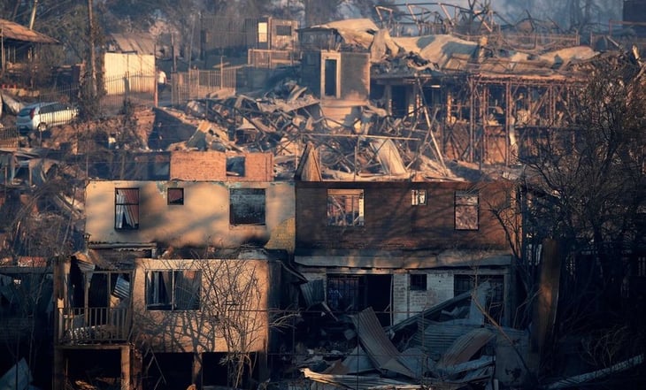 Boric confirma 46 muertos por incendios en Chile; teme que 'serán más' las víctimas