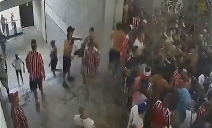 Aficionado muere apuñalado durante un partido en Argentina