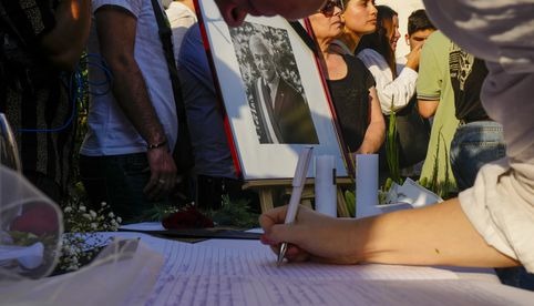 Miles de chilenos rinden homenaje al expresidente Sebastián Piñera