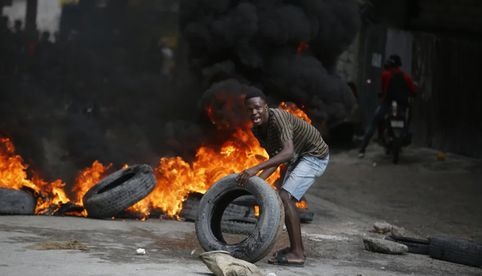Primer ministro de Haití pide calma tras las protestas violentas que exigen su renuncia