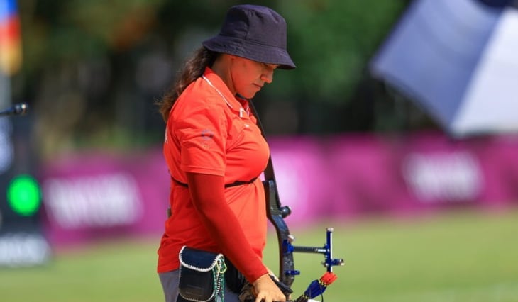 Alejandra Valencia, medallista olímpica, denuncia a Aeromexico por romper el estuche de su arco